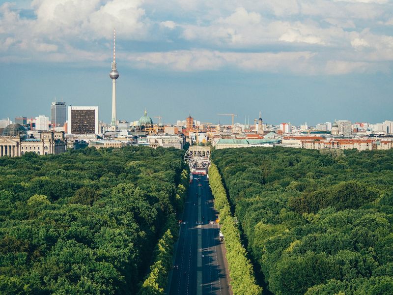 Machine Gun Kelly in Berlin: Alles was du vor dem Konzert wissen musst.MachineGunKelly,Berlin,Konzert,Musik,Live-Auftritt,Tour,Tickets.