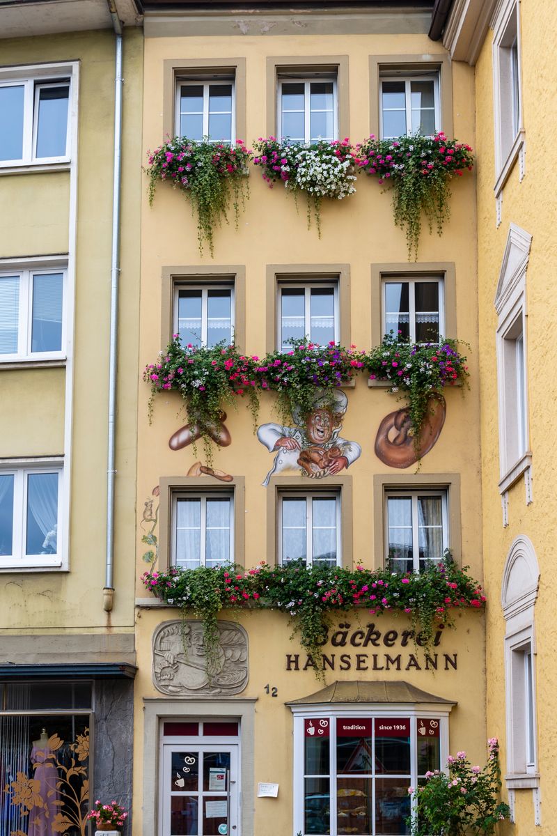 Wie lange haben Bäckereien in NRW an Fronleichnam geöffnet? Title in German: Fronleichnam: Öffnungszeiten der Bäckereien in NRWBäckereien,Öffnungszeiten,Fronleichnam,NRW