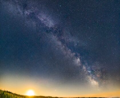 Himmelsphänomene: "Blauer Mond" trifft Supermond - Ein himmlisches SpektakelHimmelsphänomene,BlauerMond,Supermond,himmlischesSpektakel