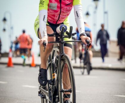 Stürmische Zeiten bei Ironman Hawaii: Deutsche Athleten setzen historischen Meilenstein!IronmanHawaii,DeutscheAthleten,historischerMeilenstein,Triathlon,Ausdauersport,Sportereignis